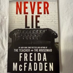 Never Lie by Freida McFadden